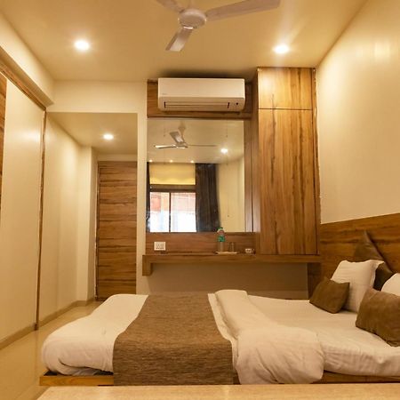 Hotel Adarsh Palace Bhopal Exterior foto
