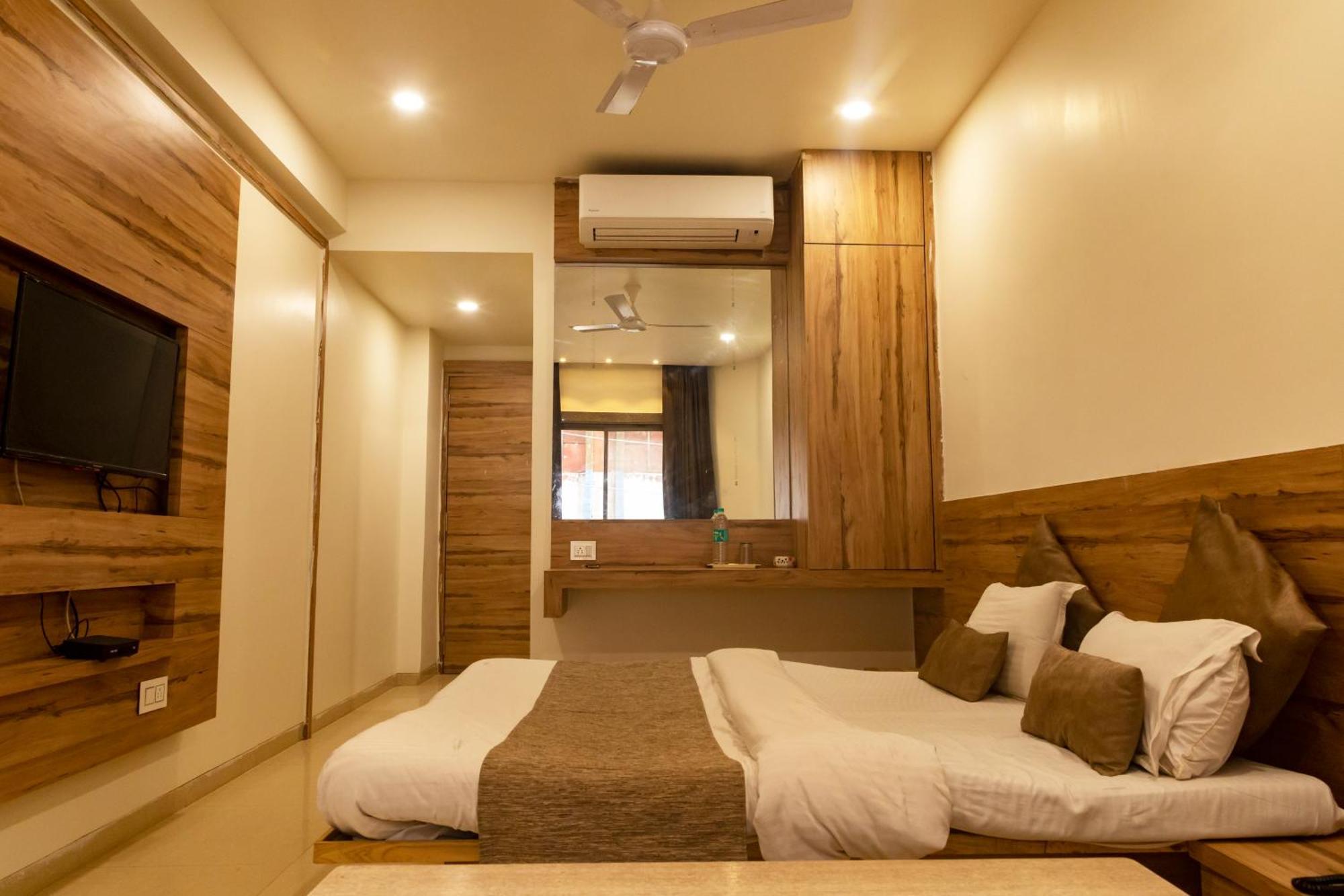 Hotel Adarsh Palace Bhopal Exterior foto