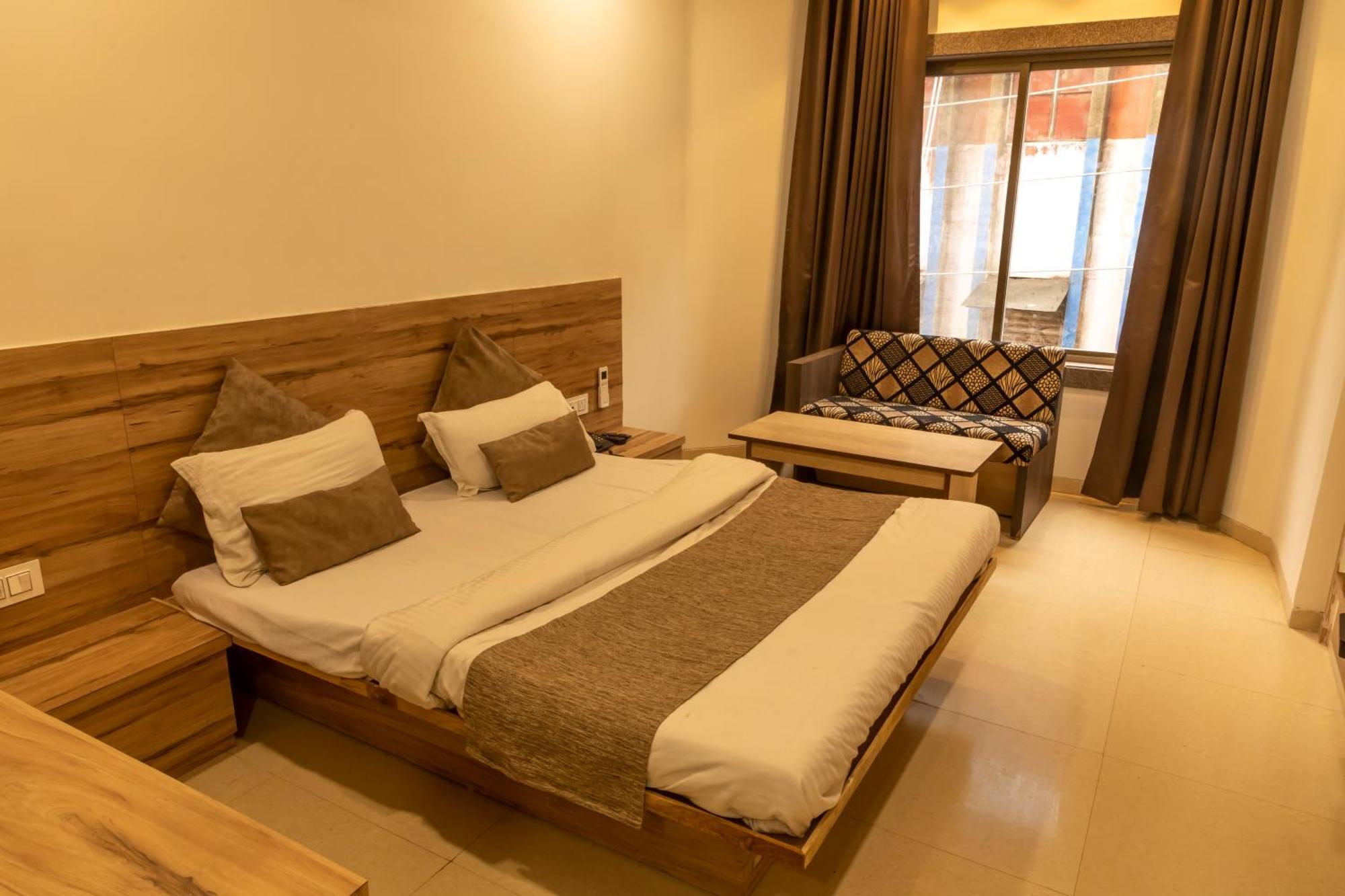 Hotel Adarsh Palace Bhopal Exterior foto