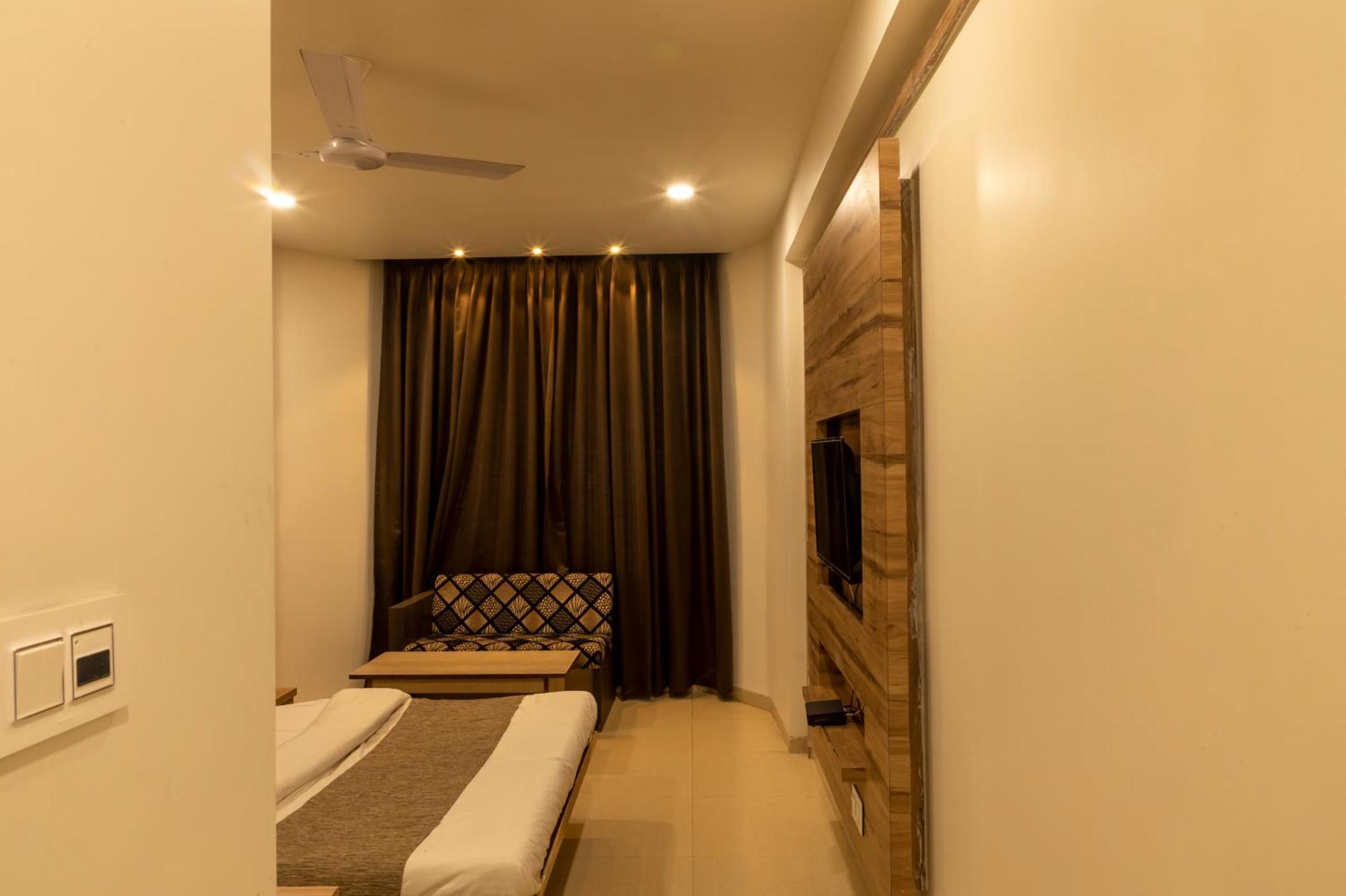 Hotel Adarsh Palace Bhopal Exterior foto