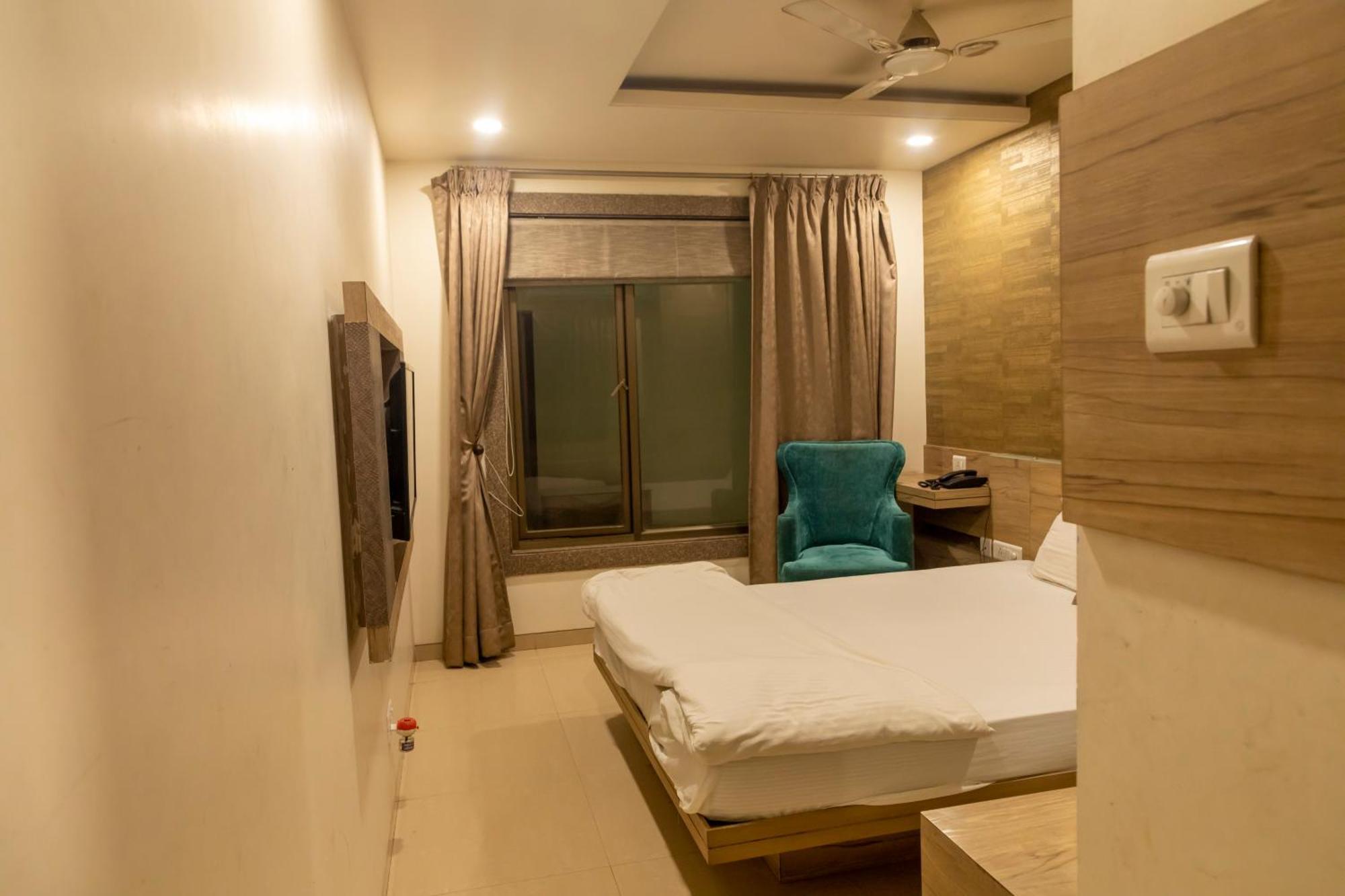 Hotel Adarsh Palace Bhopal Exterior foto
