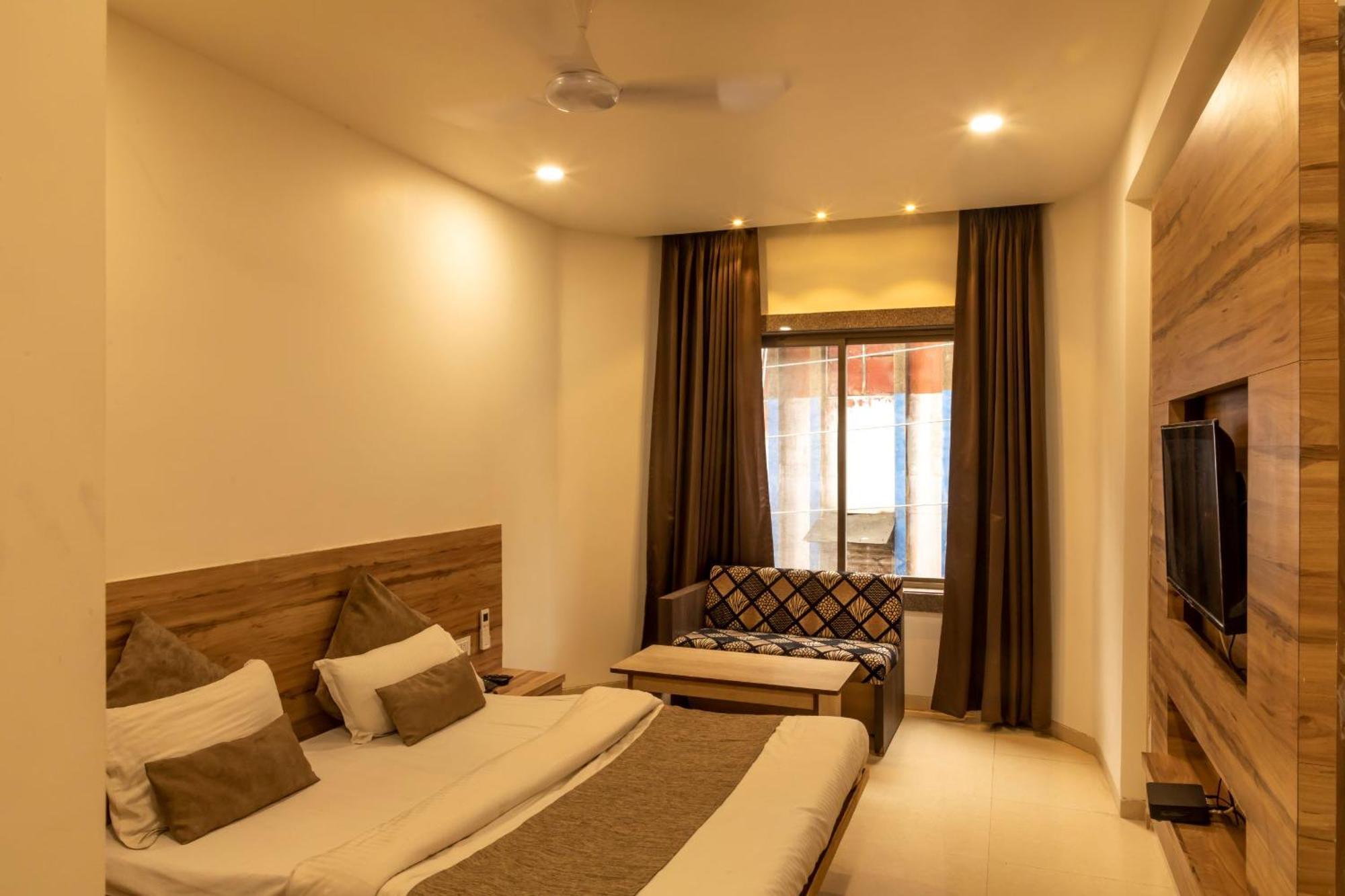 Hotel Adarsh Palace Bhopal Exterior foto
