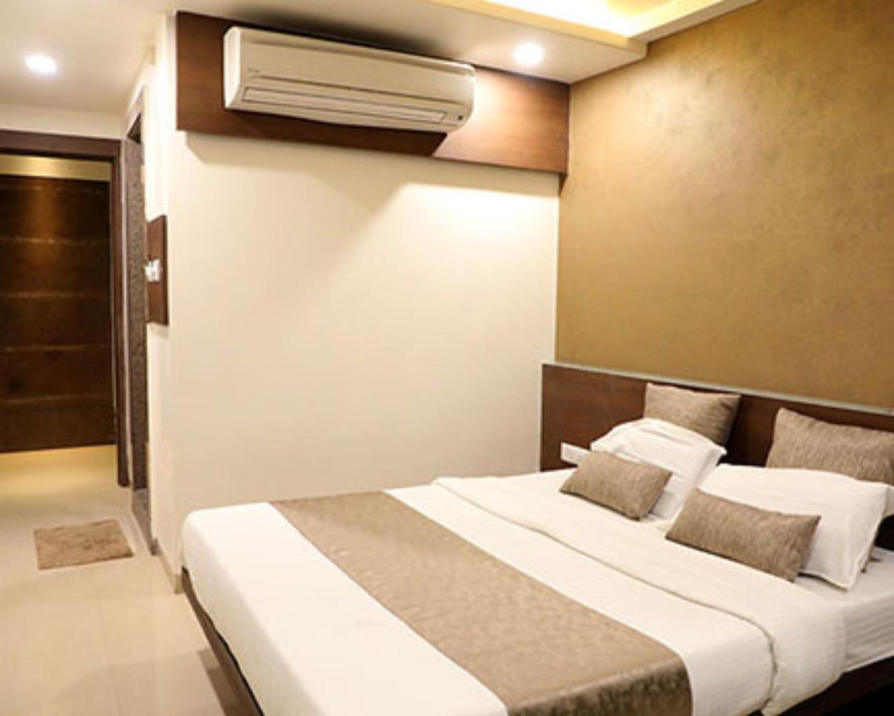 Hotel Adarsh Palace Bhopal Exterior foto